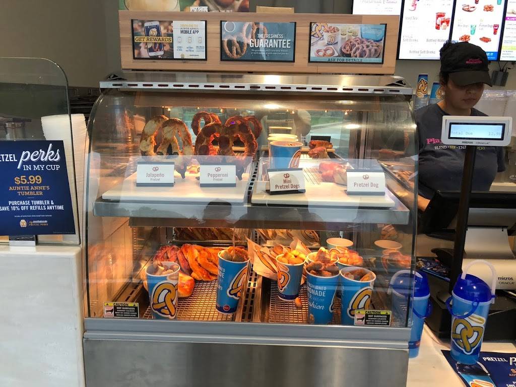 Planet Smoothie / Auntie Annes Pretzels | restaurant | 100 Institute Rd, Worcester, MA 01609, USA | 5088315253 OR +1 508-831-5253