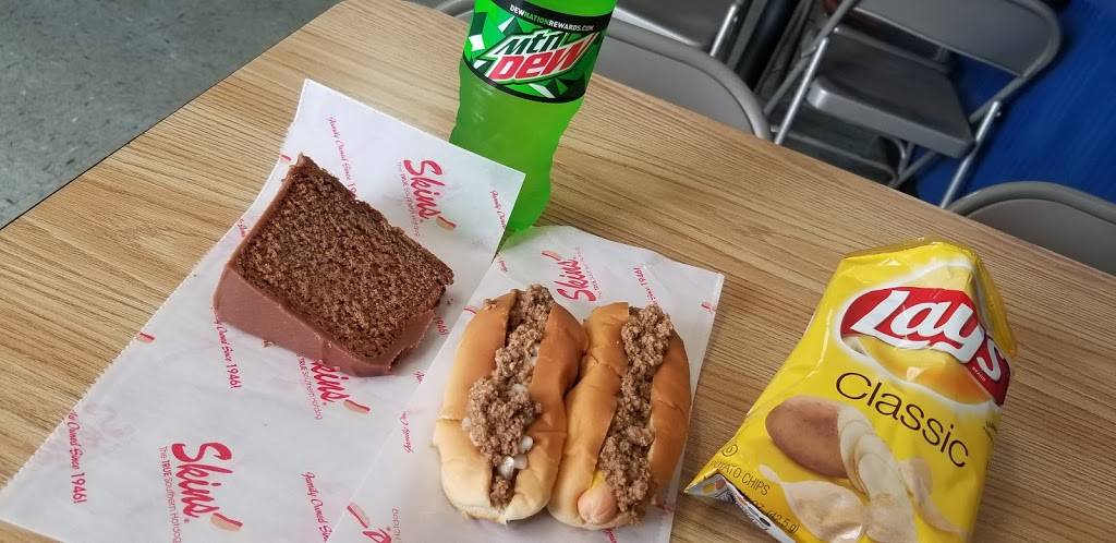 Skins Hotdogs | restaurant | 5017 Pelham Rd, Greenville, SC 29615, USA | 8646750057 OR +1 864-675-0057