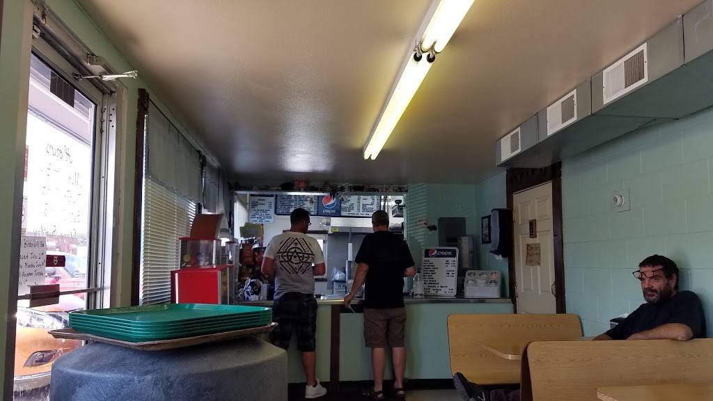 Mr Bibbs Tenderloin | restaurant | 2705 6th Ave, Des Moines, IA 50313, USA | 5152430929 OR +1 515-243-0929