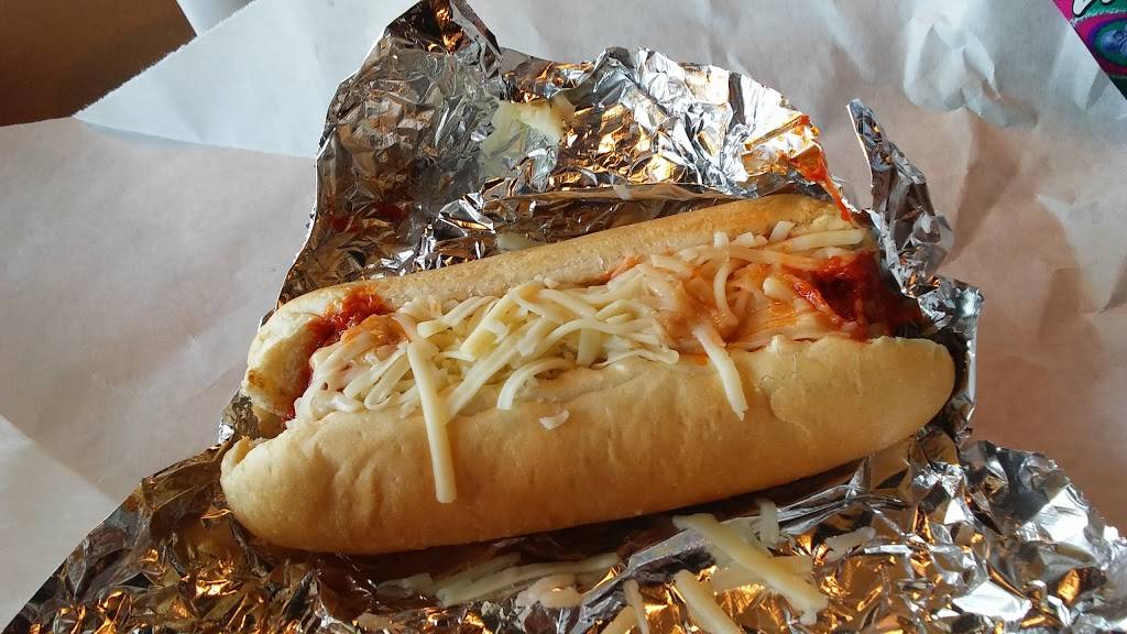 Louies P&R | restaurant | 120 E Walnut St, Herrin, IL 62948, USA | 6189423394 OR +1 618-942-3394