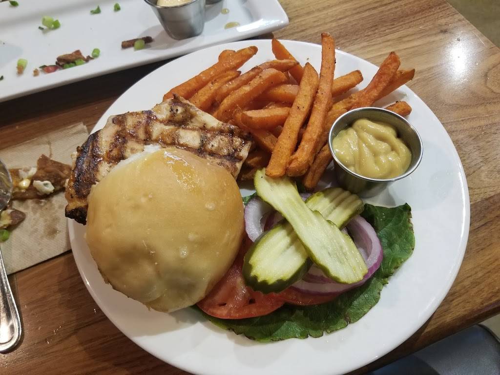 Hy-Vee Market Grille | restaurant | 9400 E State Rte 350, Raytown, MO 64133, USA | 8163589940 OR +1 816-358-9940