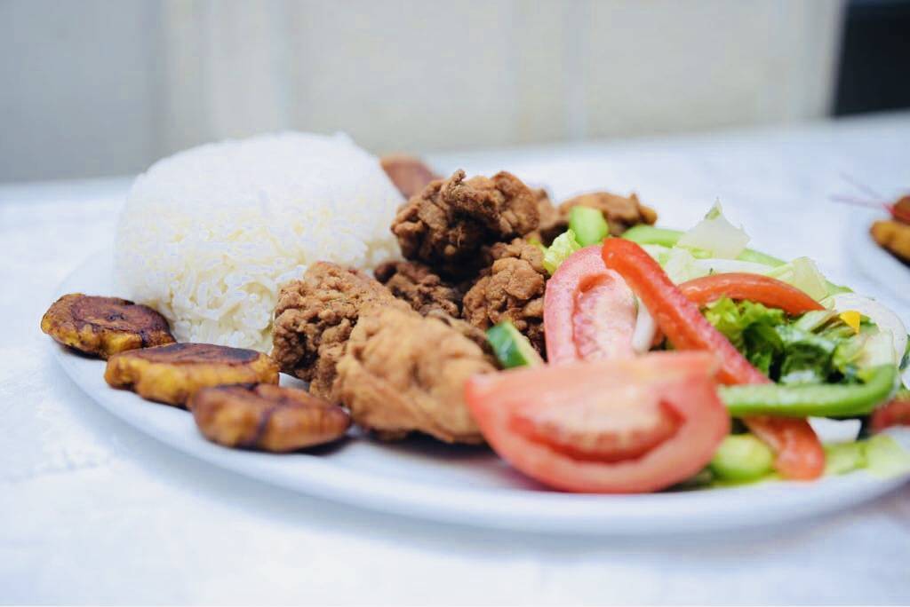 De Place restaurant and bar inc | restaurant | 2400 Finch Ave W #1, North York, ON M9M 2E2, Canada | 6477487523 OR +1 647-748-7523