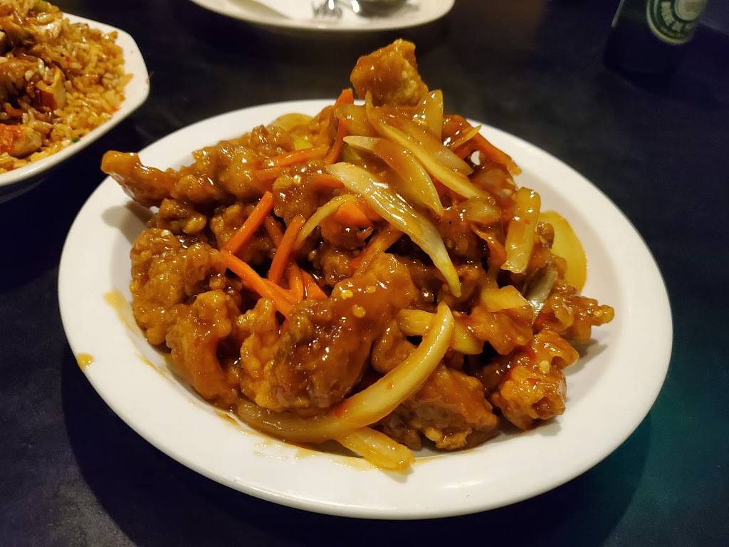 Cho Mings | restaurant | 1710 Jane St, York, ON M9N 2S4, Canada | 4162428126 OR +1 416-242-8126