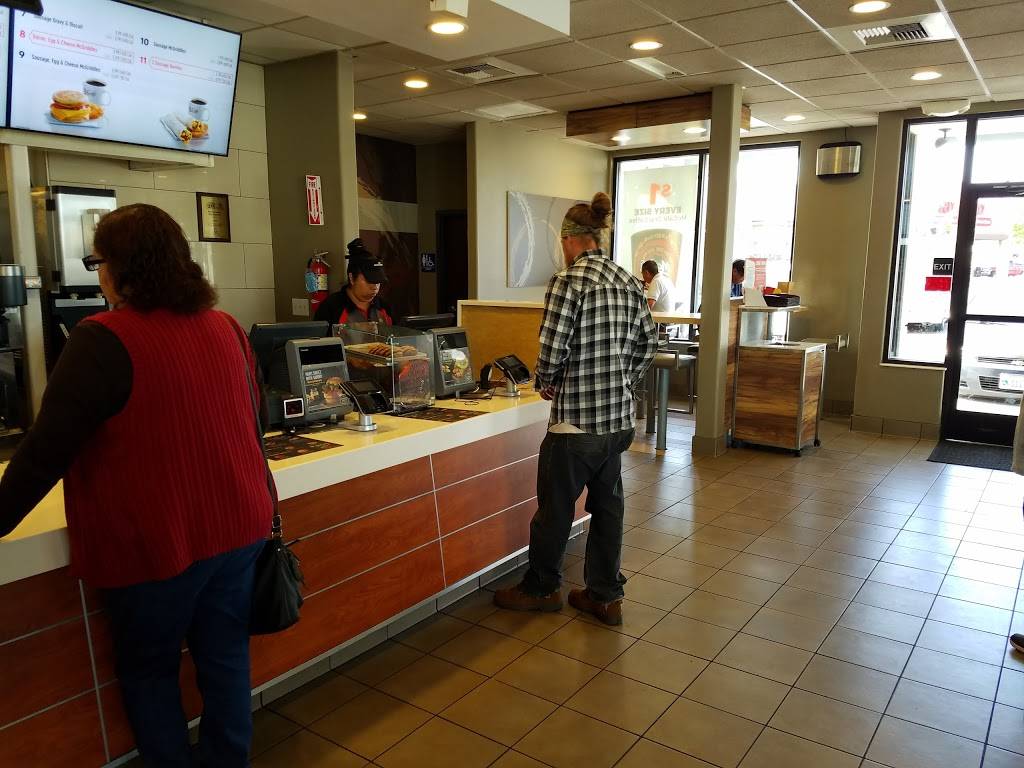 McDonalds | cafe | 1248 N Blackstone Ave, Fresno, CA 93703, USA | 5594988435 OR +1 559-498-8435