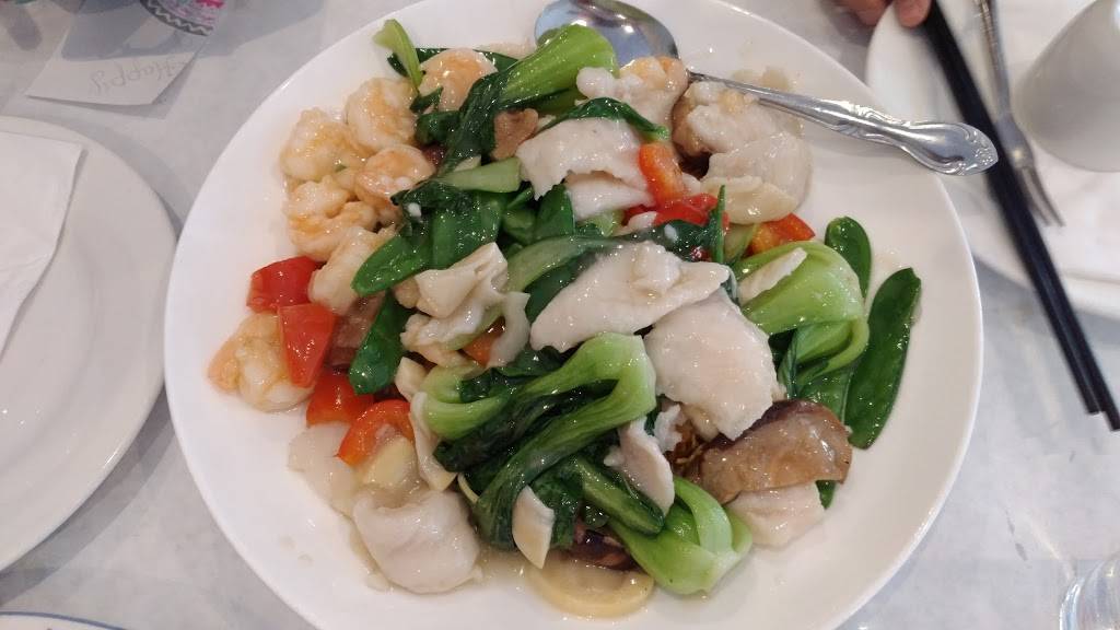 Yus Bistro | restaurant | 658 IL-59, Naperville, IL 60540, USA | 6308486998 OR +1 630-848-6998