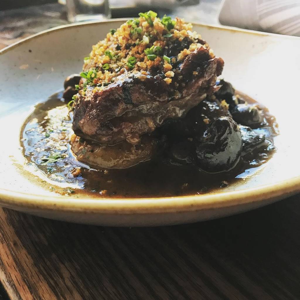 Ellis Square Social | restaurant | 252 Cabot St, Beverly, MA 01915, USA | 9789984450 OR +1 978-998-4450