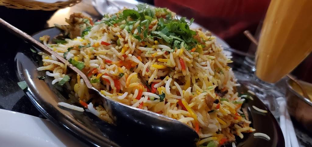 Indias Oven Restaurant And Bar | restaurant | 854 E Olive Ave, Fresno, CA 93728, USA | 5598402667 OR +1 559-840-2667