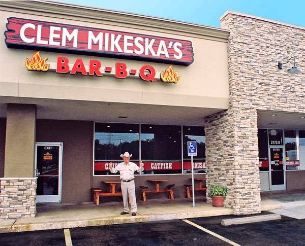 Clem Mikeskas Bar-B-Q Belton | restaurant | 2170 N Main St, Belton, TX 76513, USA | 2549393010 OR +1 254-939-3010