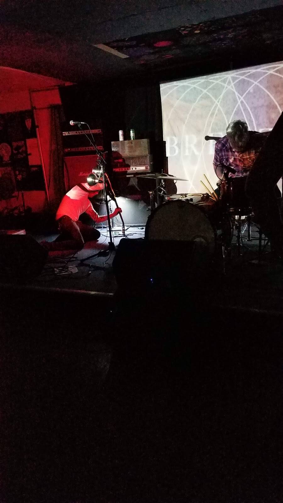 Strikers | restaurant | 2617 Mahoning Ave, Youngstown, OH 44509, USA | 3307927675 OR +1 330-792-7675