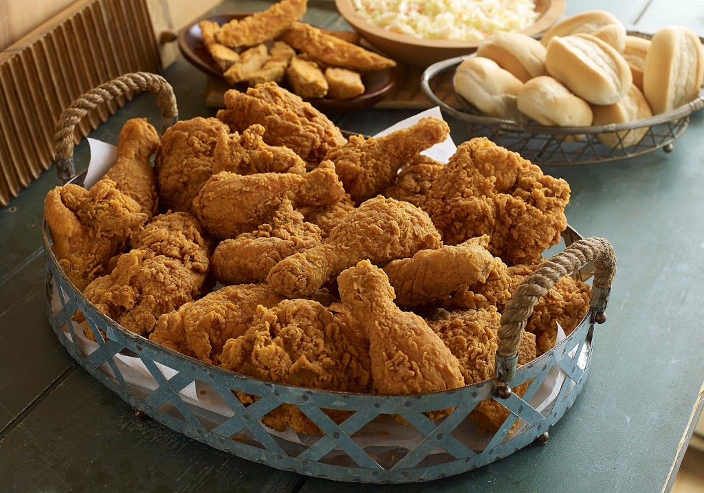 Royal Farms | cafe | 2000 N Forest Park Ave, Baltimore, MD 21207, USA | 4104504317 OR +1 410-450-4317