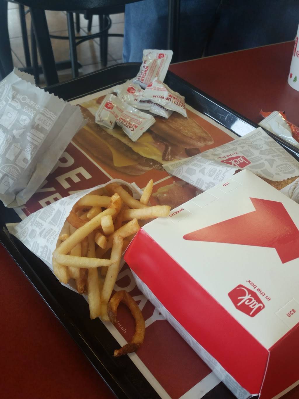 Jack in the Box | restaurant | 14811 SE McLoughlin Blvd, Milwaukie, OR 97267, USA | 5033539435 OR +1 503-353-9435