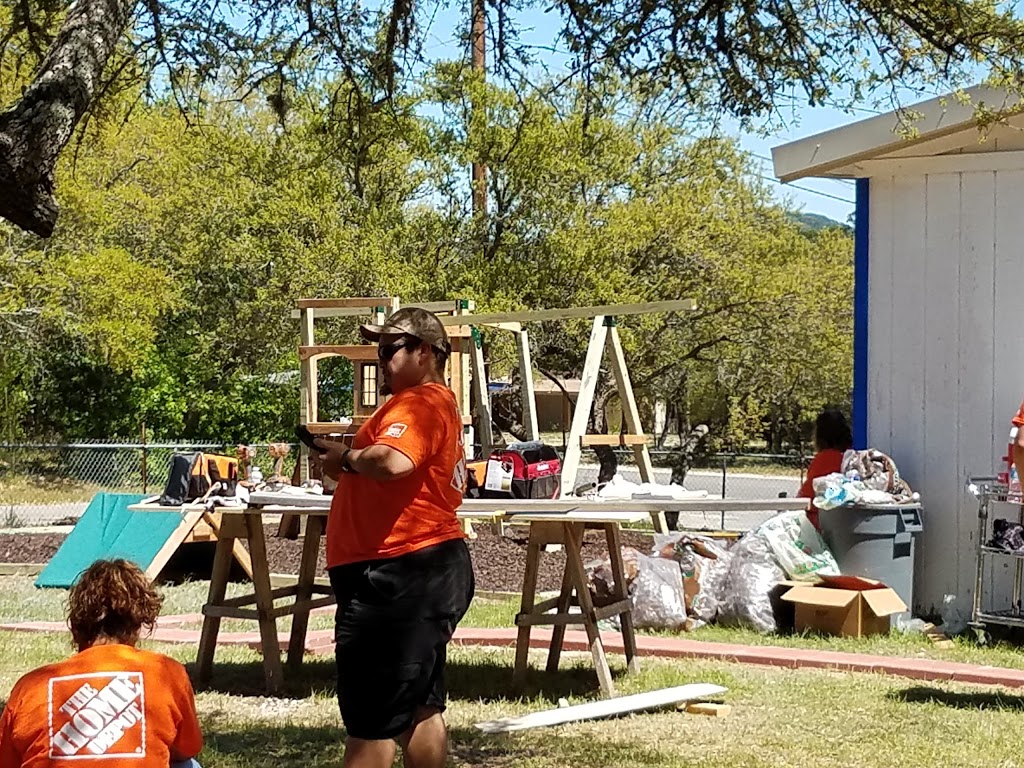 American Legion 410 Veterans Bar and Grill | restaurant | 147 Legion Dr, Lakehills, TX 78063, USA | 8306121034 OR +1 830-612-1034