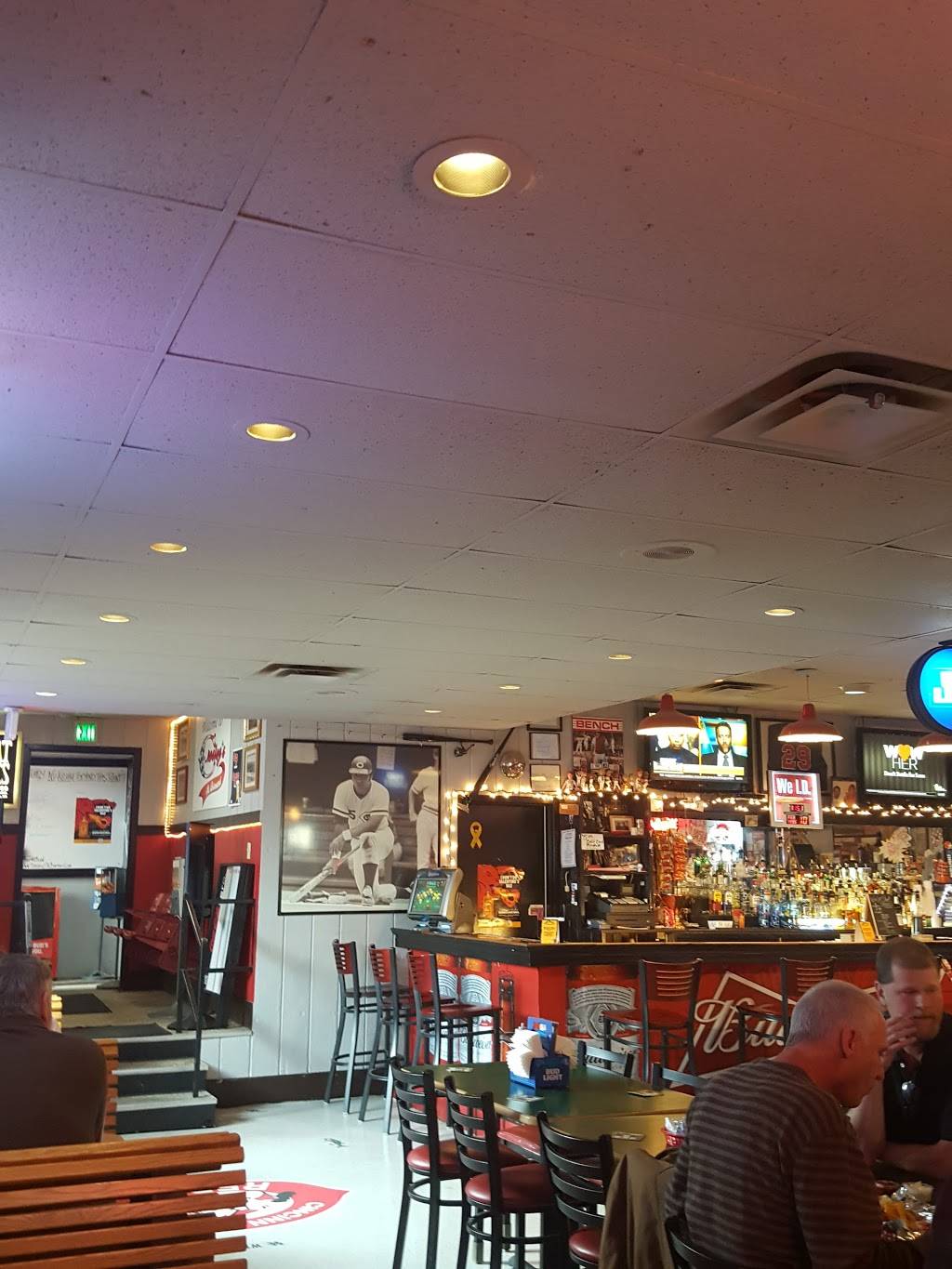 Crosleys Bar and Grill | restaurant | 4901 Vine St # 3, Cincinnati, OH 45217, USA | 5132423311 OR +1 513-242-3311