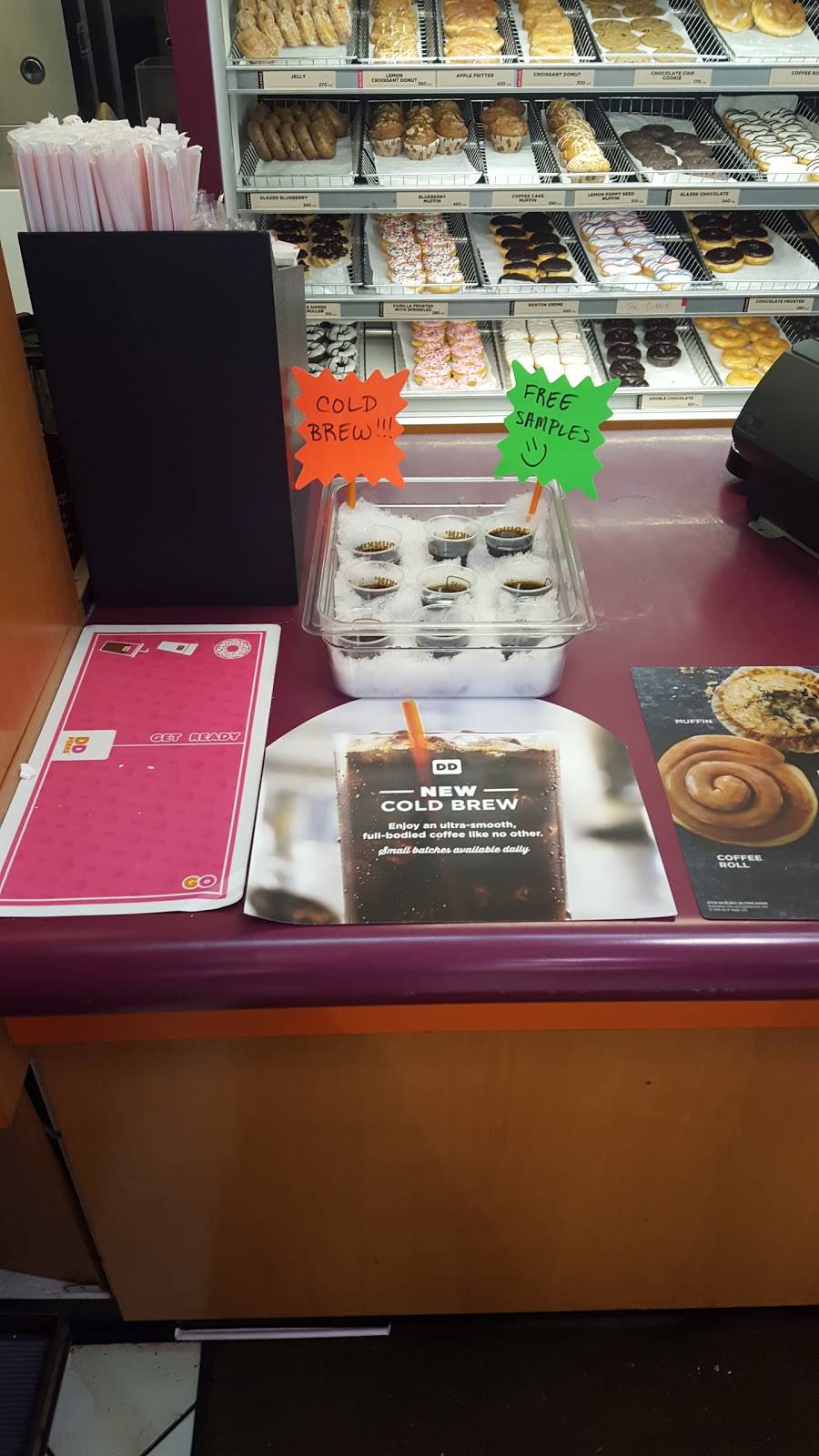 Dunkin Donuts | cafe | 8424 Willow Springs Rd, Willow Springs, IL 60480, USA | 7733269288 OR +1 773-326-9288