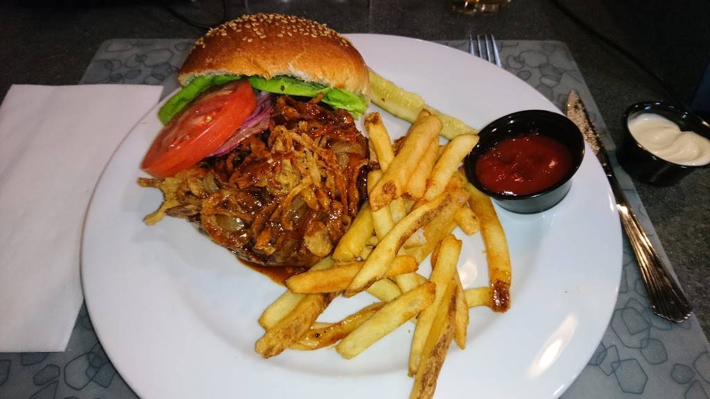 Wendys | restaurant | John F. Kennedy International Airport (JFK), Terminal 2, Building 54 Space 35, Jamaica, NY 11430, USA | 7185537842 OR +1 718-553-7842