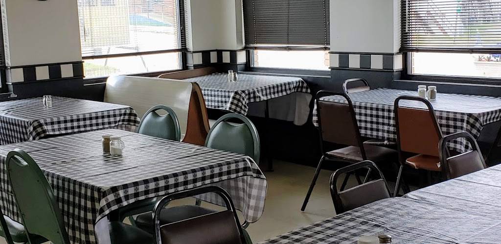 Hollar’s Backstreet Grill | restaurant | 36 Linneys Mountain Rd, Taylorsville, NC 28681, USA | 8286328999 OR +1 828-632-8999