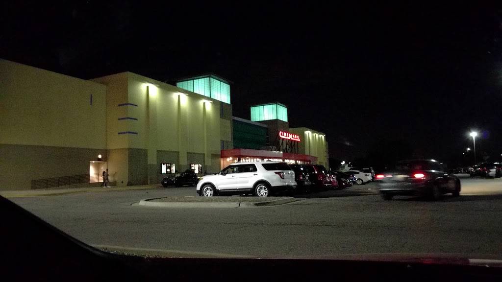 Cinemark Melrose Park | meal takeaway | 1001 W North Ave, Melrose Park, IL 60160, USA | 7083382294 OR +1 708-338-2294