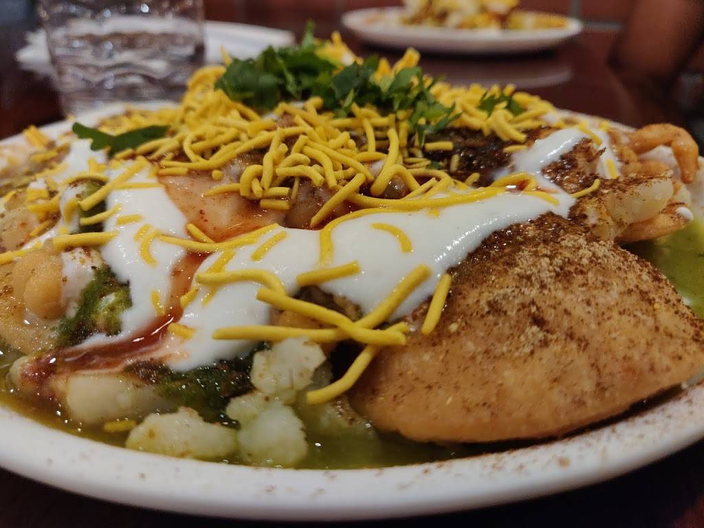 Royal Sweets | restaurant | 2025 E Fowler Ave, Tampa, FL 33612, USA | 8139776000 OR +1 813-977-6000