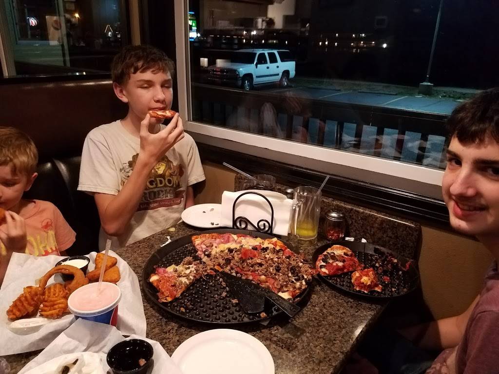 Fultanos Pizza | meal delivery | 770 E Columbia River Hwy, Clatskanie, OR 97016, USA | 5037282922 OR +1 503-728-2922