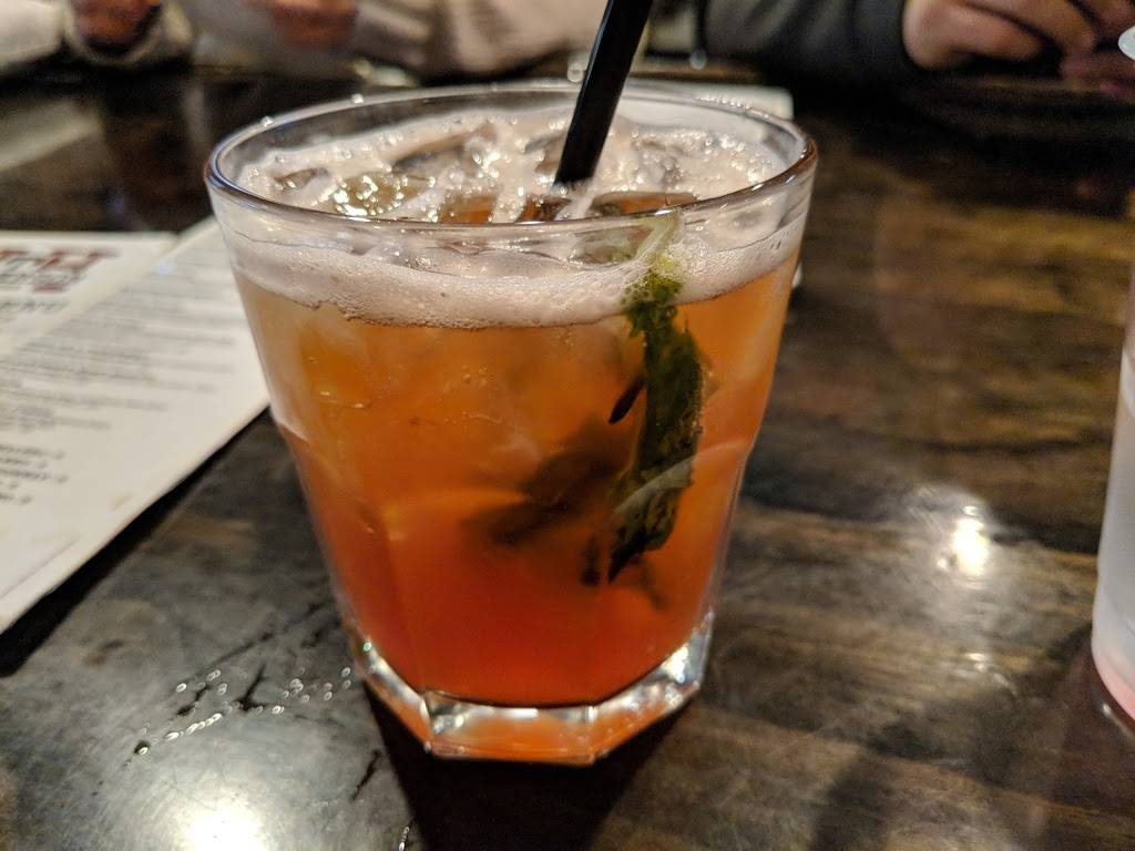 Henderson Tap House | restaurant | 2323 N Henderson Ave Suite 101-102, Dallas, TX 75206, USA | 9726777947 OR +1 972-677-7947