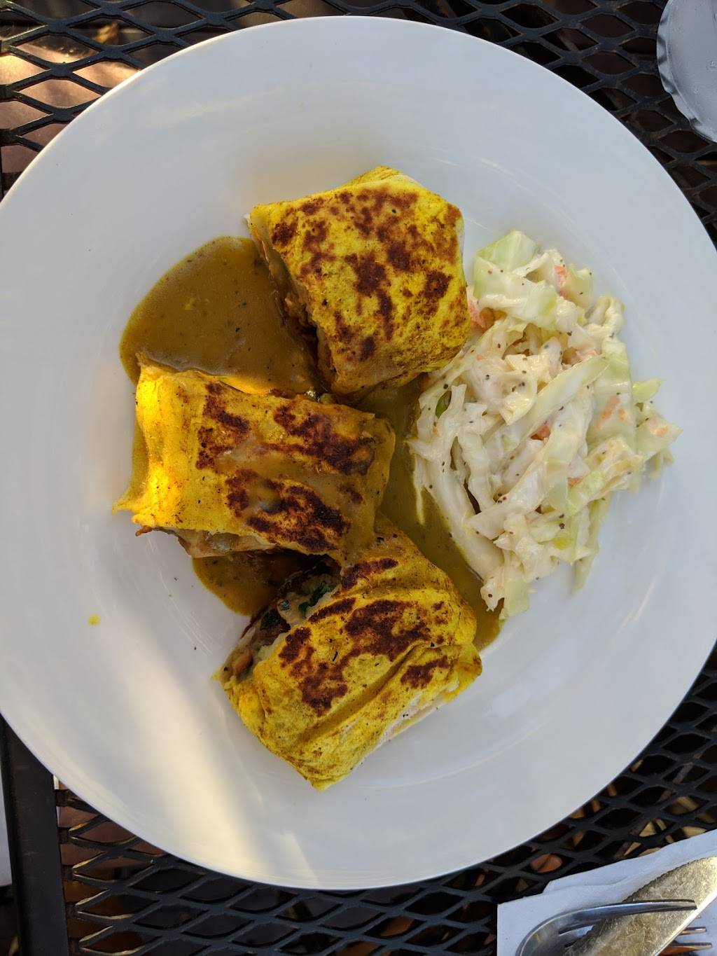 The Real Macaw Restaurant | restaurant | 3275 Bayshore Dr, Naples, FL 34112, USA | 2397321188 OR +1 239-732-1188