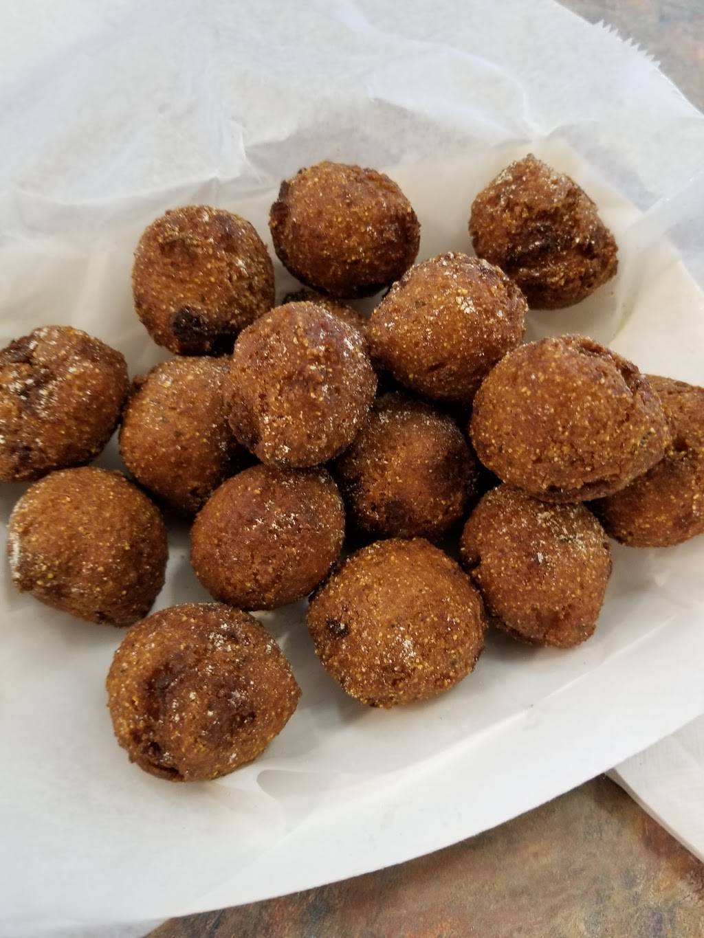 Sharks Fish & Chicken | restaurant | 1453 Western Ave, Chicago Heights, IL 60411, USA | 7087472222 OR +1 708-747-2222