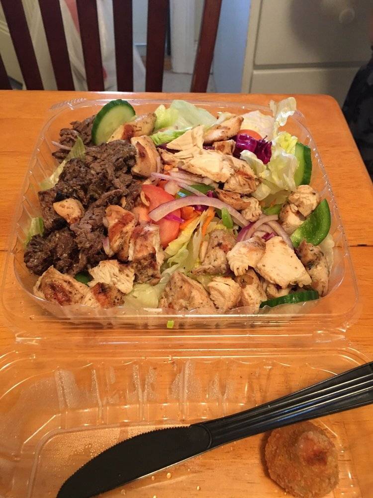 Giovannis Roast Beef and Pizza | restaurant | 42 Broadway, Malden, MA 02148, USA | 7816050587 OR +1 781-605-0587