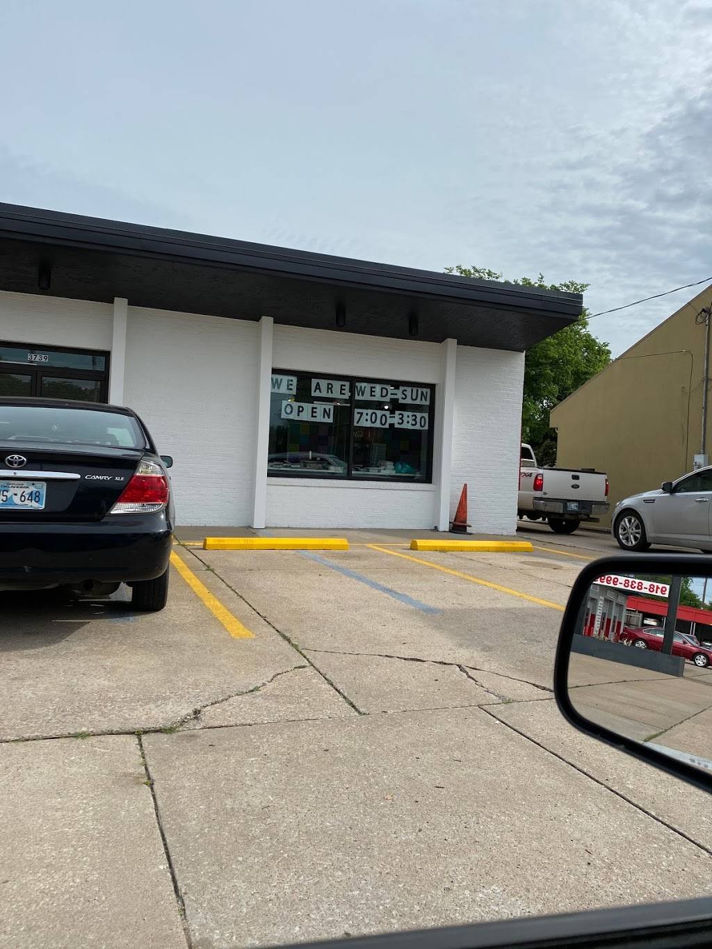 Big Baby Rolls and Donuts | restaurant | 3739 E 11th St, Tulsa, OK 74112, USA | 9185516020 OR +1 918-551-6020