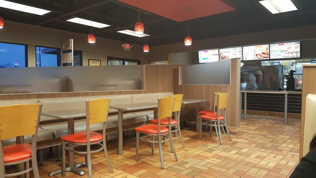 Burger King | restaurant | 1616 N Larkin Ave, Crest Hill, IL 60403, USA | 8157413110 OR +1 815-741-3110