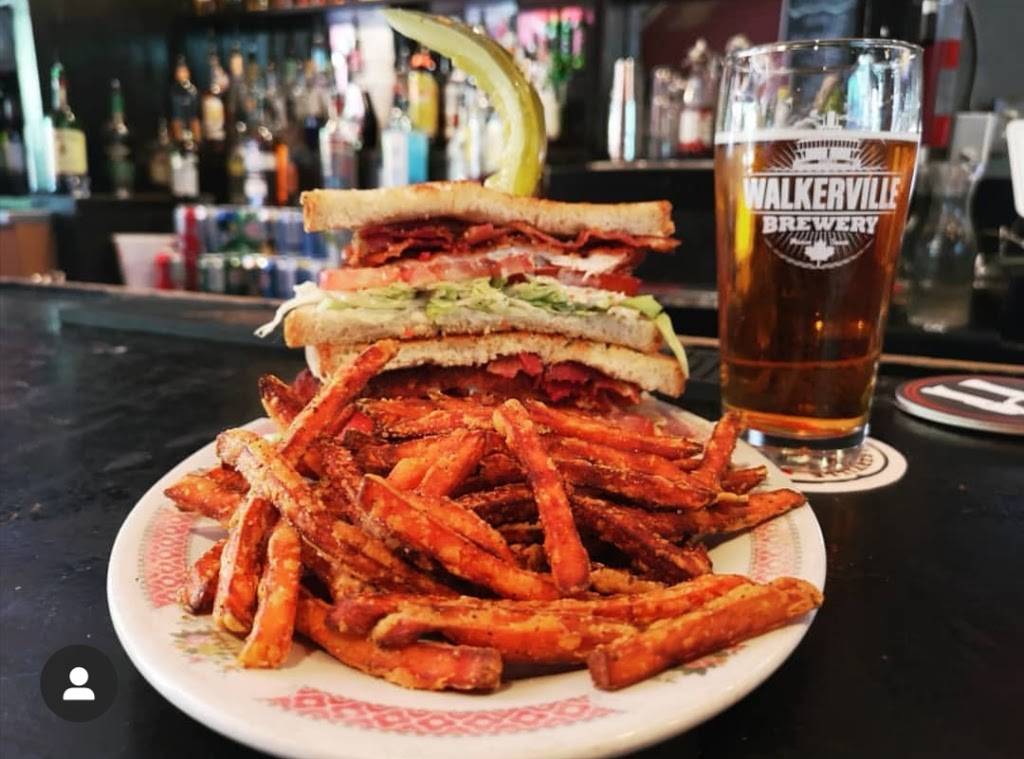 The Walkerville Tavern | restaurant | 1850 Wyandotte St E, Windsor, ON N8Y 1E3, Canada | 5192529661 OR +1 519-252-9661