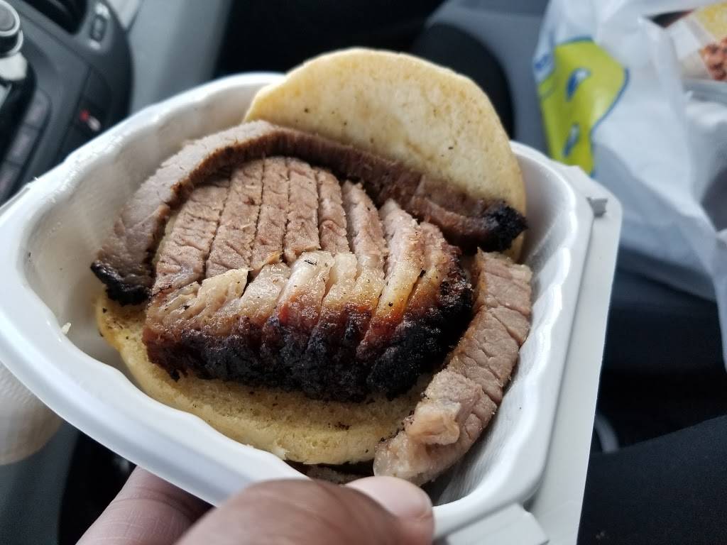 Leons Barbeque | restaurant | 9448 Lanham Severn Rd, Lanham, MD 20706, USA | 3015771322 OR +1 301-577-1322