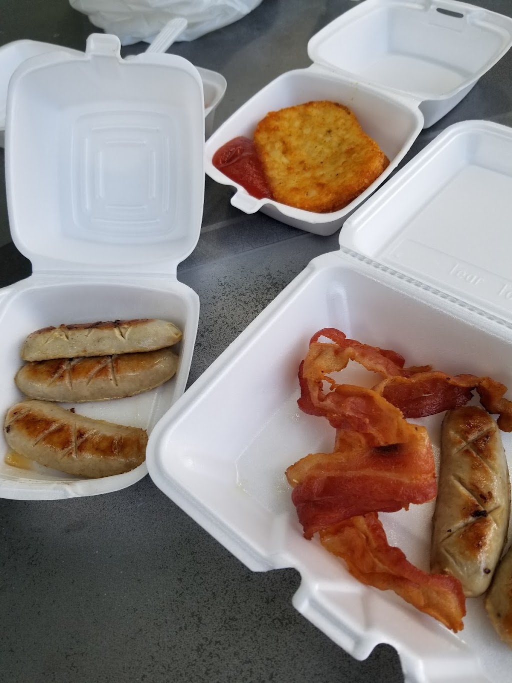 Salt & Pepper | restaurant | 282 W Washington Ln, Philadelphia, PA 19144, USA | 2158433338 OR +1 215-843-3338