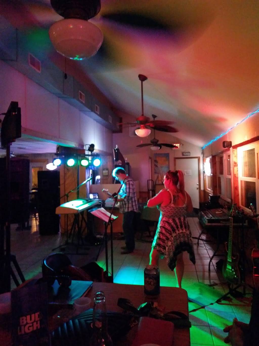 T & T Tavern | restaurant | 101 N Century Blvd, Rantoul, IL 61866, USA | 2178939531 OR +1 217-893-9531