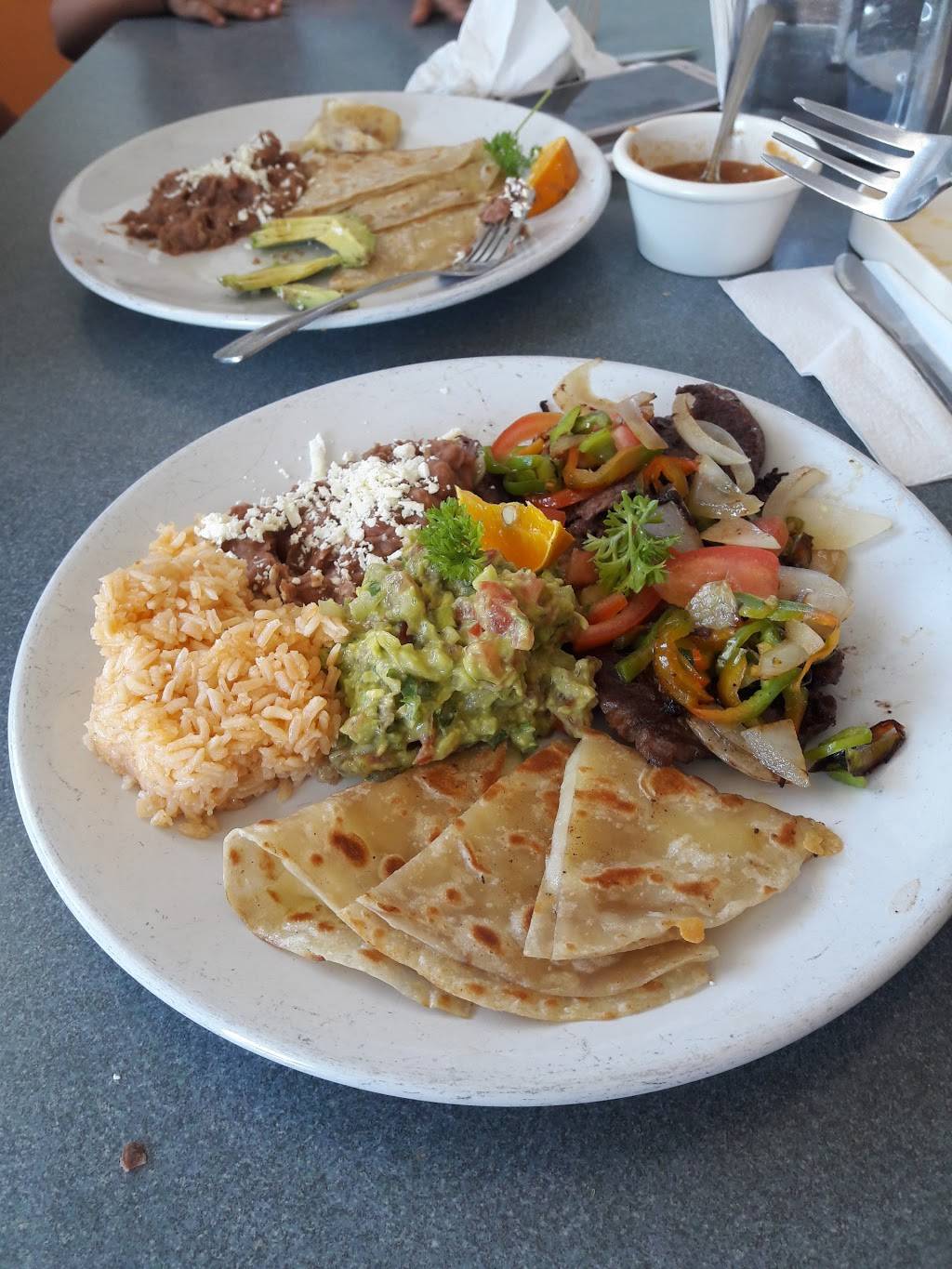 Restaurante La Migra | restaurant | Ensenada - Lázaro Cárdenas 650, El Maneadero, 22790 Maneadero, B.C., Mexico | 016462379497 OR +52 646 237 9497