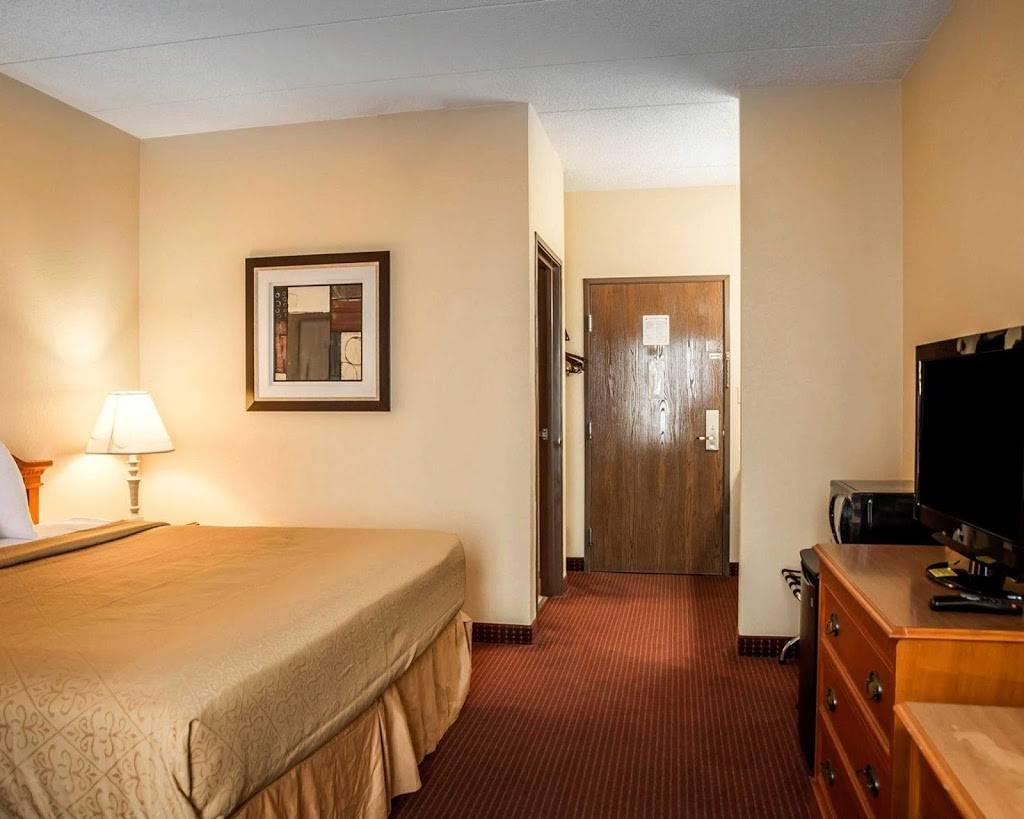 Quality Inn & Suites | restaurant | 1805 Airport Exchange Blvd, Erlanger, KY 41018, USA | 8597460300 OR +1 859-746-0300