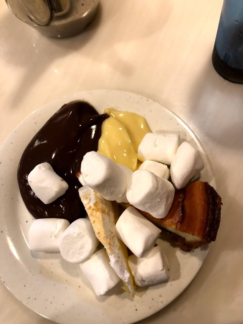 Wendys | restaurant | 42 Furlong Dr, Revere, MA 02151, USA | 7812891676 OR +1 781-289-1676