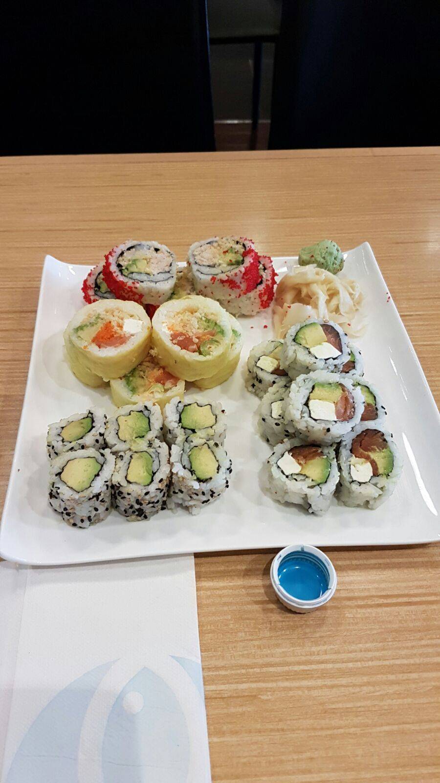 Sushi Shop | restaurant | 3343F Boulevard des Sources, Dollard-des-Ormeaux, QC H9B 1Z8, Canada | 5145421909 OR +1 514-542-1909