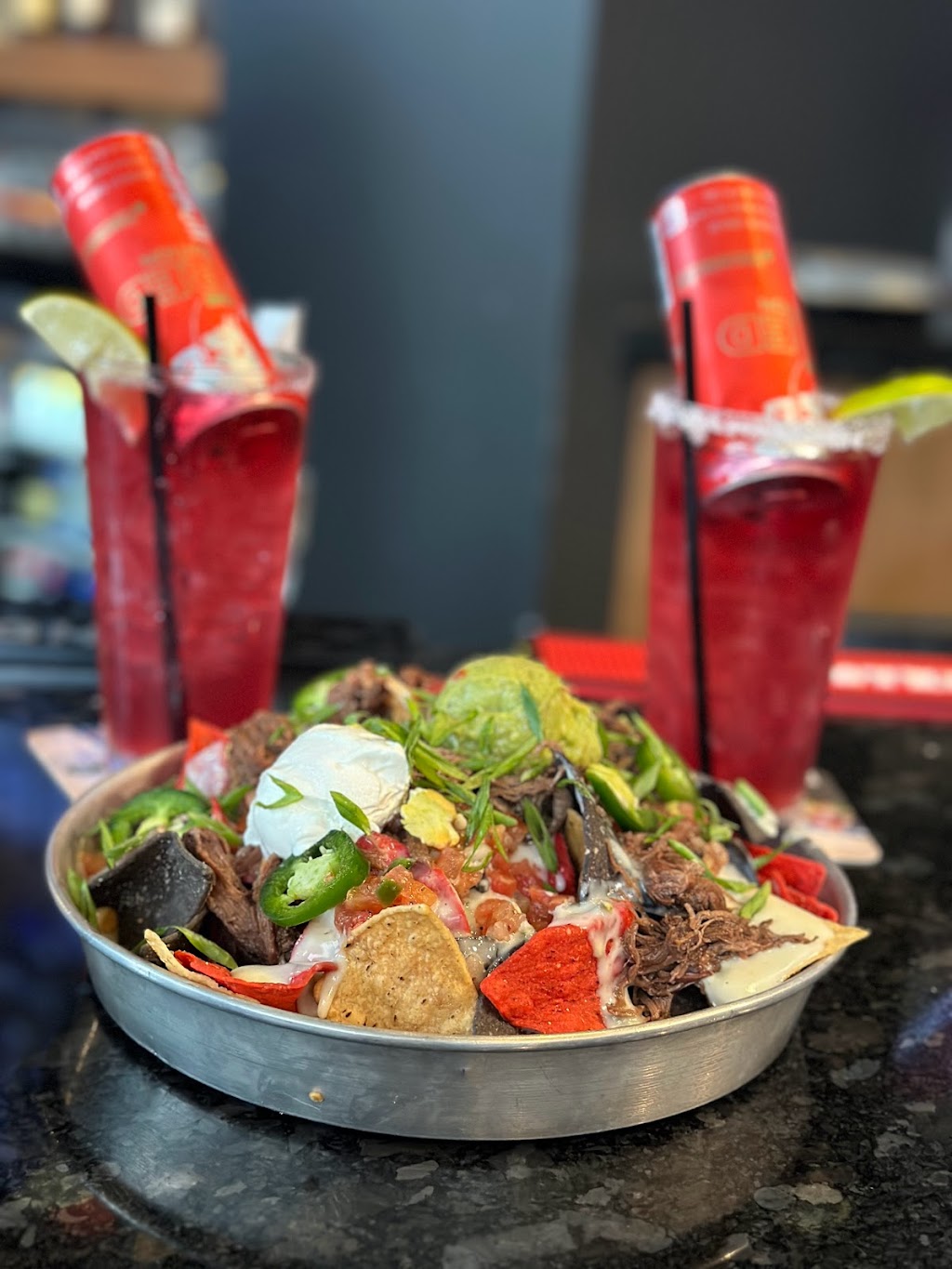 Toms Watch Bar | restaurant | 200 American Way, Oxon Hill, MD 20745, USA | 3019603936 OR +1 301-960-3936