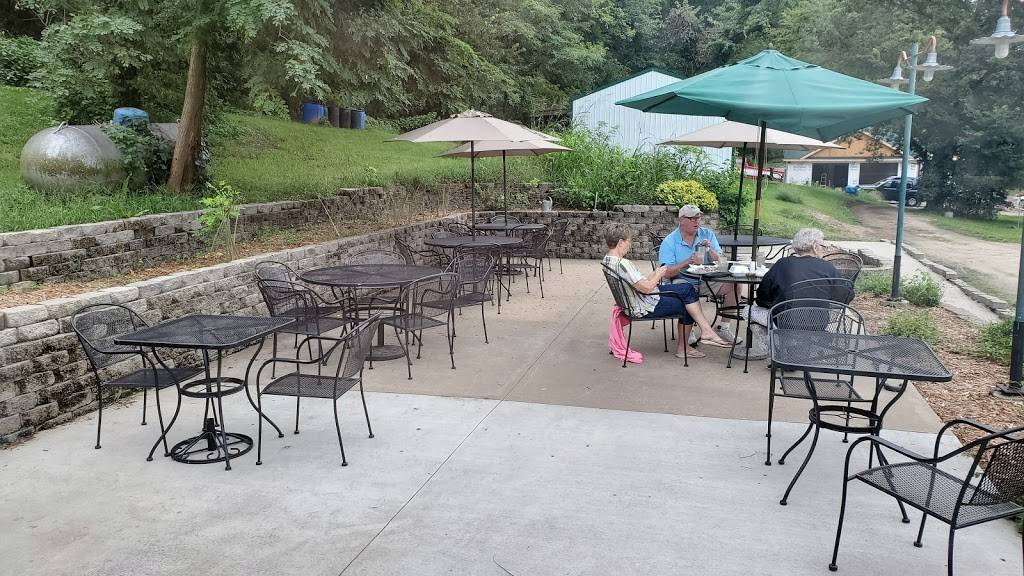 Claysville Store | restaurant | 5650 E Claysville Rd, Hartsburg, MO 65039, USA | 5736368443 OR +1 573-636-8443