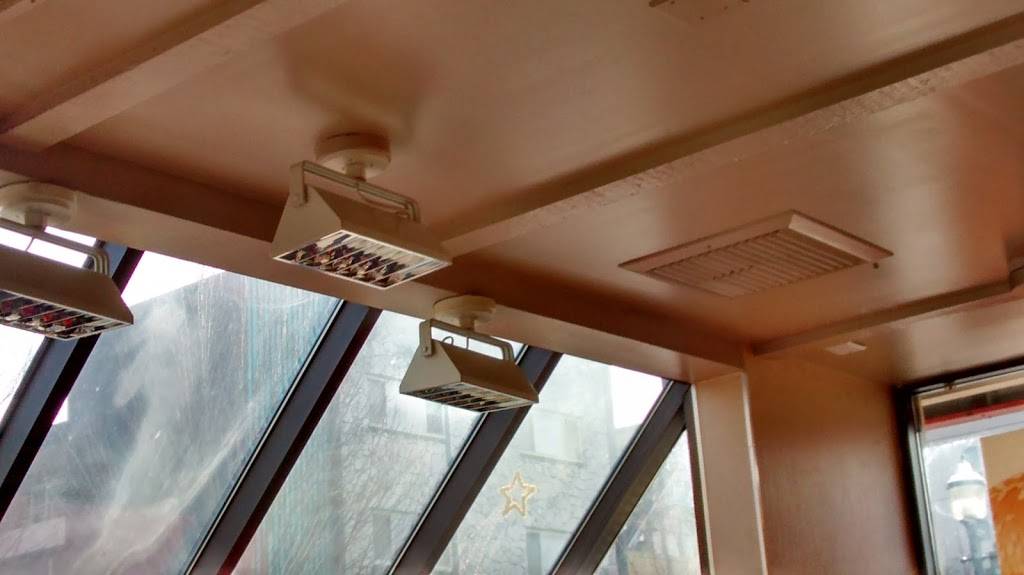 Jack in the Box | restaurant | 4749 University Way NE, Seattle, WA 98105, USA | 2065255599 OR +1 206-525-5599