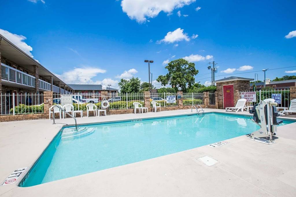 Rodeway Inn Expo Center | restaurant | 2070 New Cut Rd, Spartanburg, SC 29303, USA | 8645417750 OR +1 864-541-7750