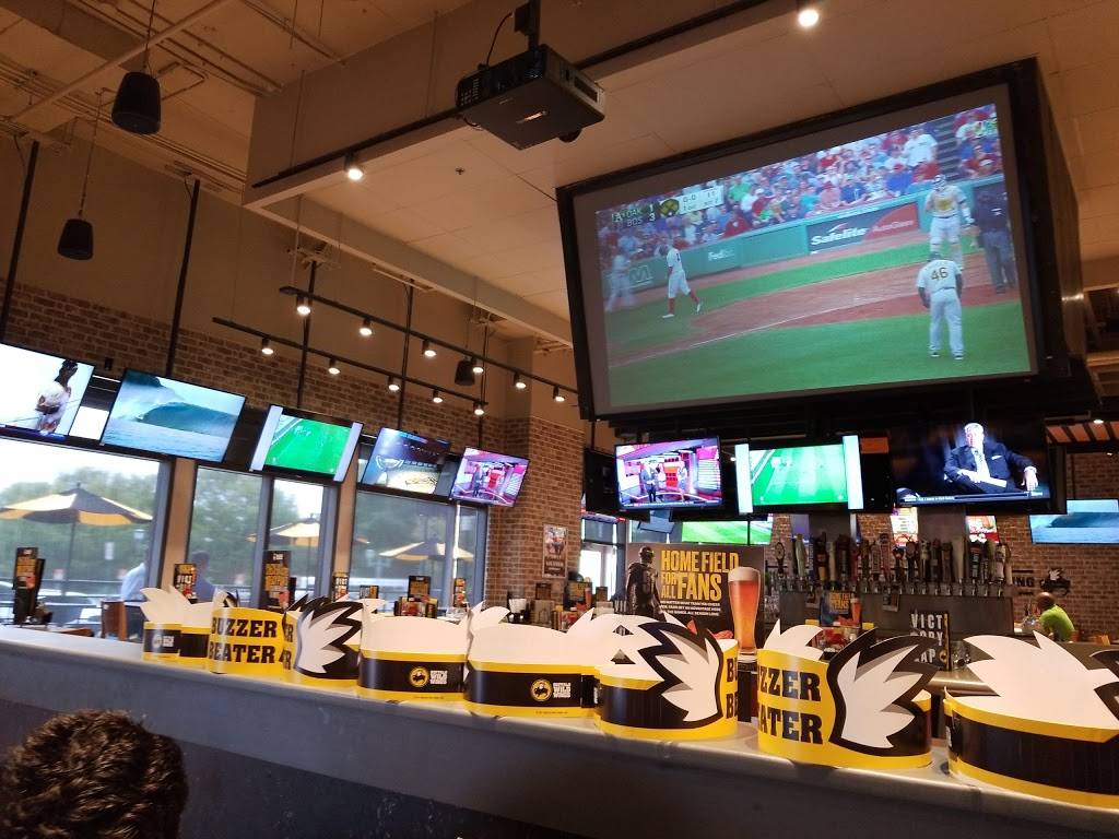 Buffalo Wild Wings | restaurant | 5275 Leesburg Pike B, Baileys Crossroads, VA 22041, USA | 7038201765 OR +1 703-820-1765