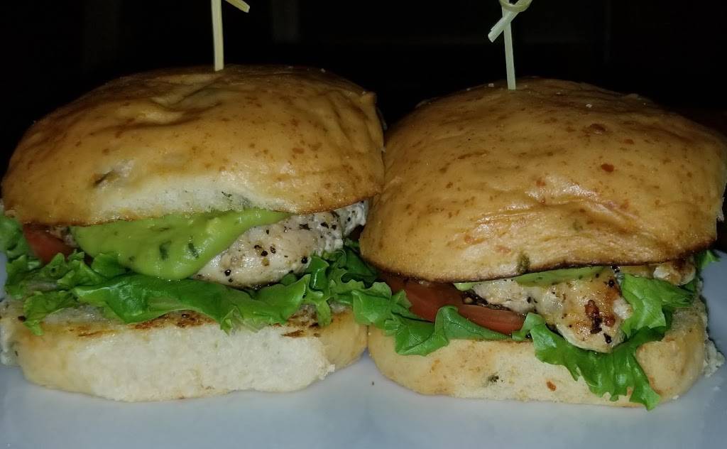 Branding Iron Bar & Grill | restaurant | 161873, Bandera, TX 78003, USA | 8307967745 OR +1 830-796-7745