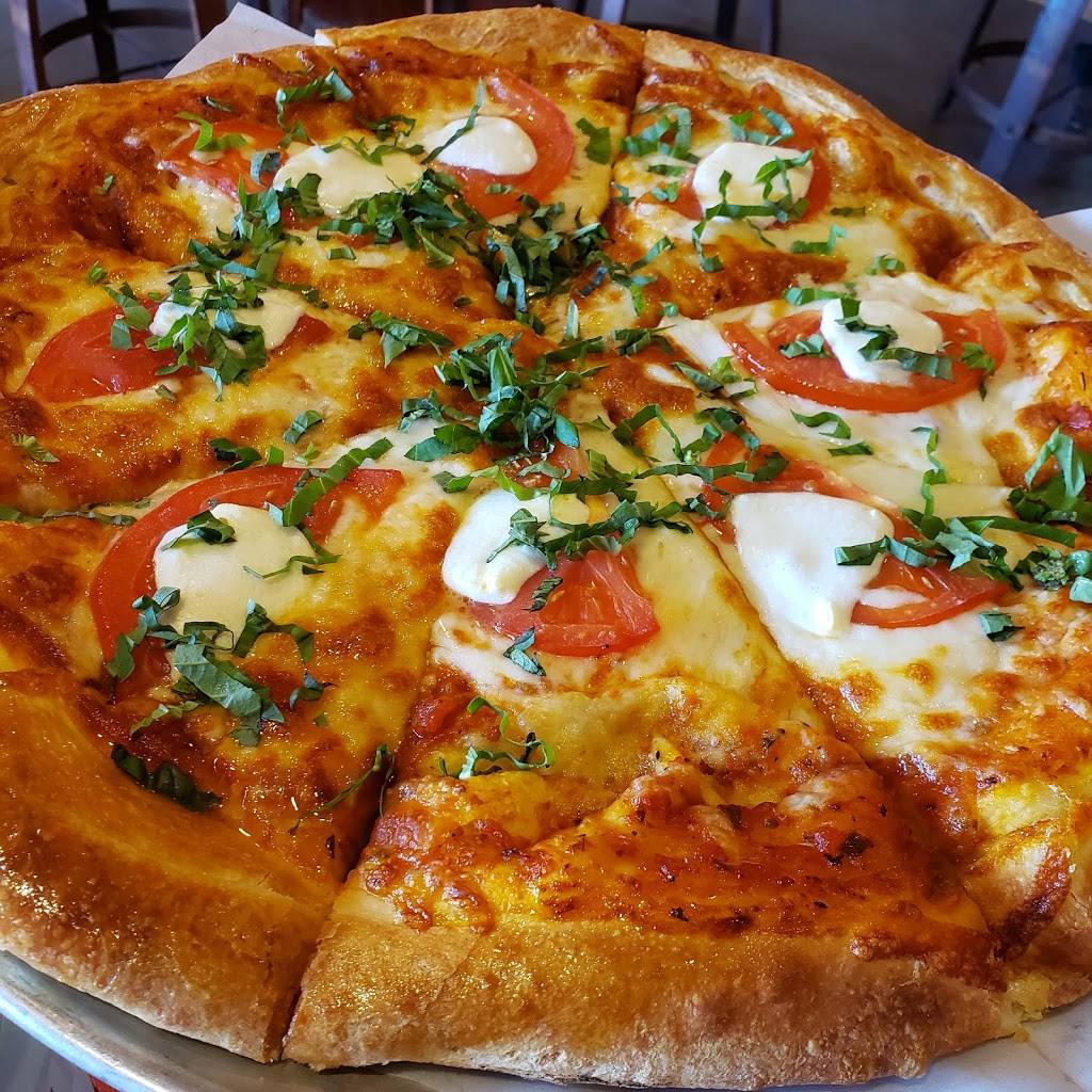 Hapas Pizza | restaurant | 2255 Kalakaua Ave, Honolulu, HI 96815, USA | 8089318392 OR +1 808-931-8392