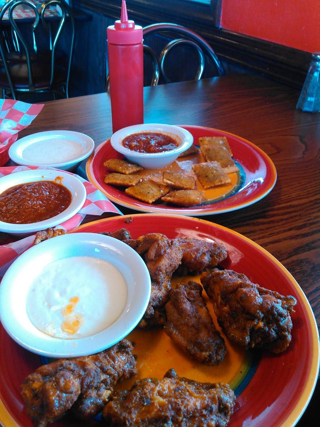 Pinos Pizza | restaurant | 365 King St, Keysville, VA 23947, USA | 4347360072 OR +1 434-736-0072