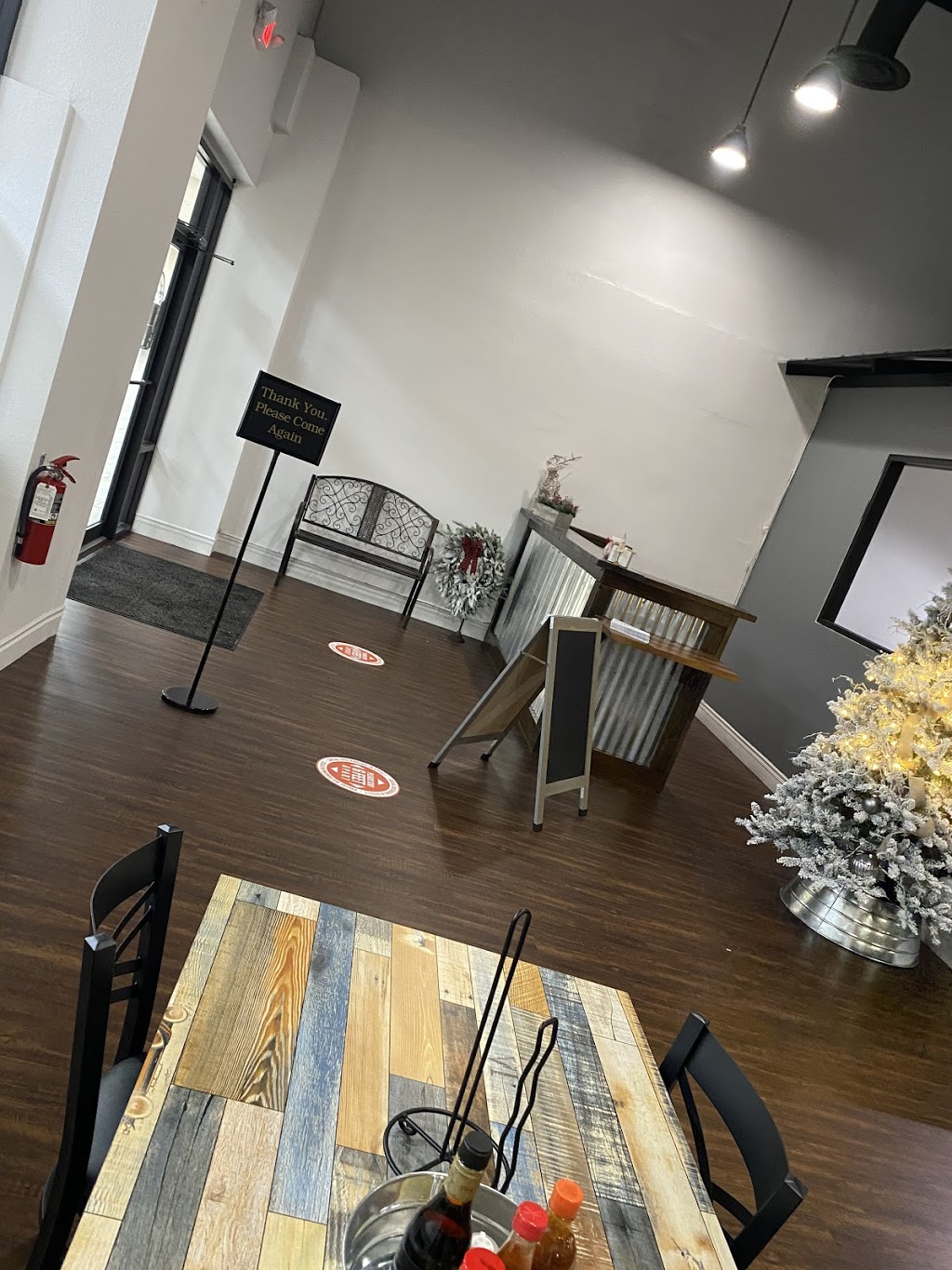 Carolina Seafood Company | restaurant | 2400 S Ridgewood Ave Suite 40, South Daytona, FL 32119, USA | 3864925341 OR +1 386-492-5341