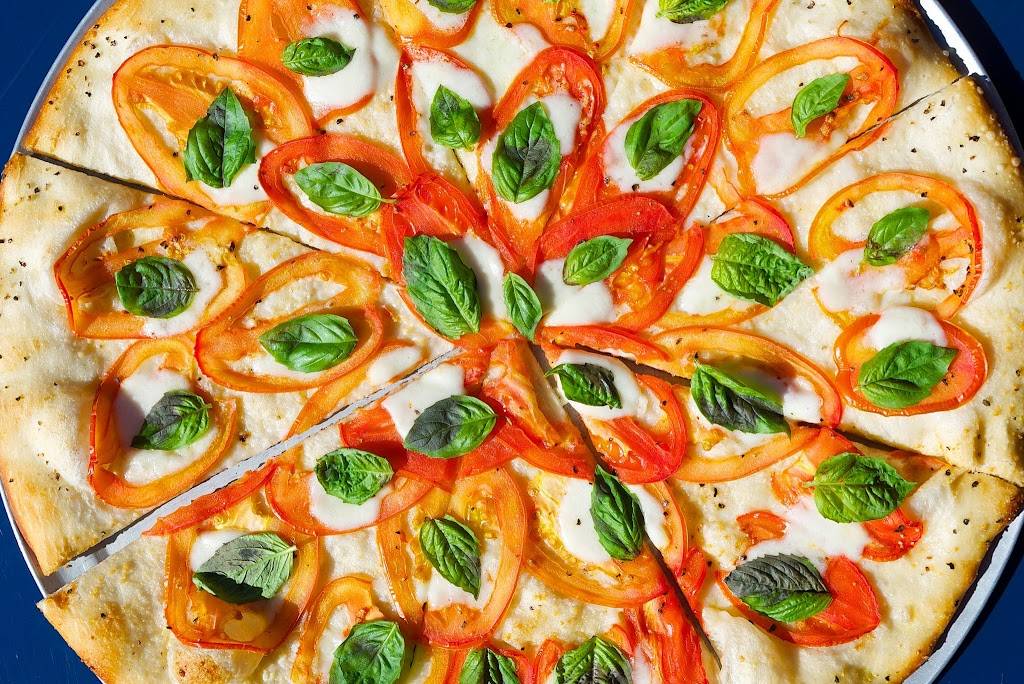 Blue Moon Pizza | restaurant | 4600 W Village Pl #4003, Smyrna, GA 30080, USA | 7704364446 OR +1 770-436-4446