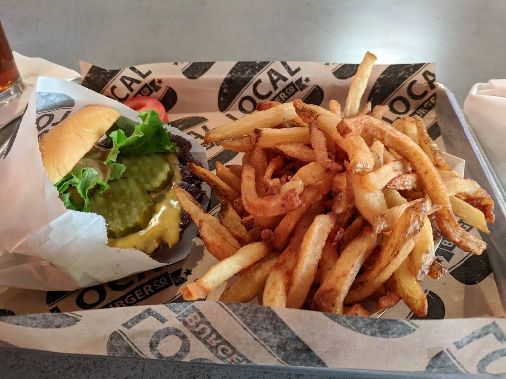 Local Burger Co. | restaurant | 62 E Main St, Bay Shore, NY 11706, USA | 6316478300 OR +1 631-647-8300