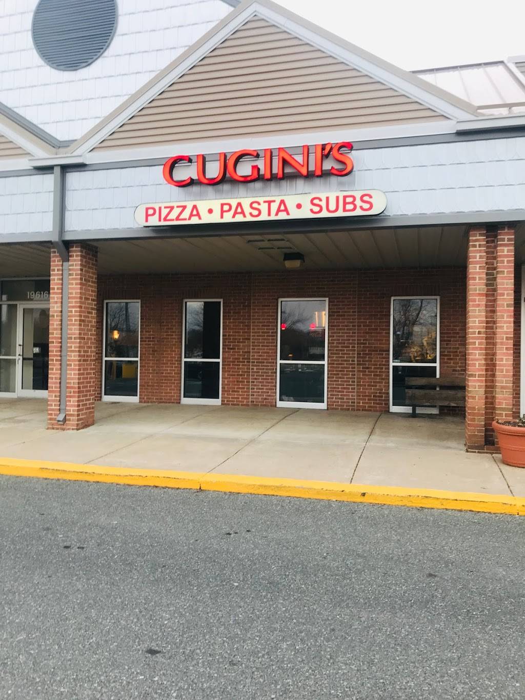 Cuginis Restaurant & Bar | restaurant | 19616 Fisher Ave H, Poolesville, MD 20837, USA | 3013495800 OR +1 301-349-5800