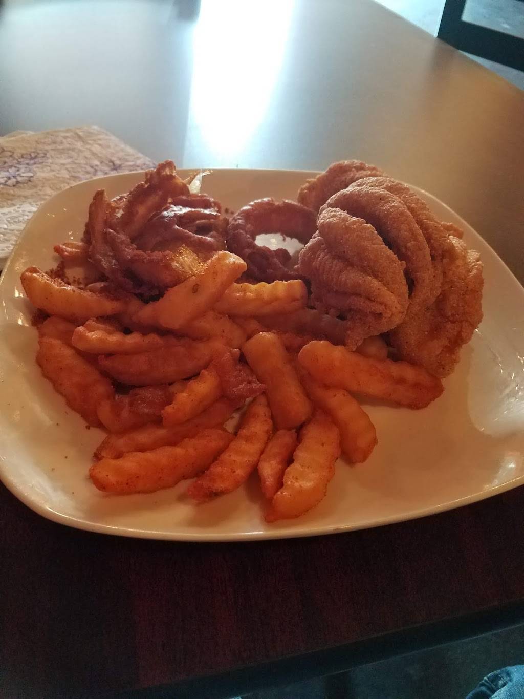 Mama Lous Diner | restaurant | 117 Main St, Charleston, MS 38921, USA | 6626474505 OR +1 662-647-4505